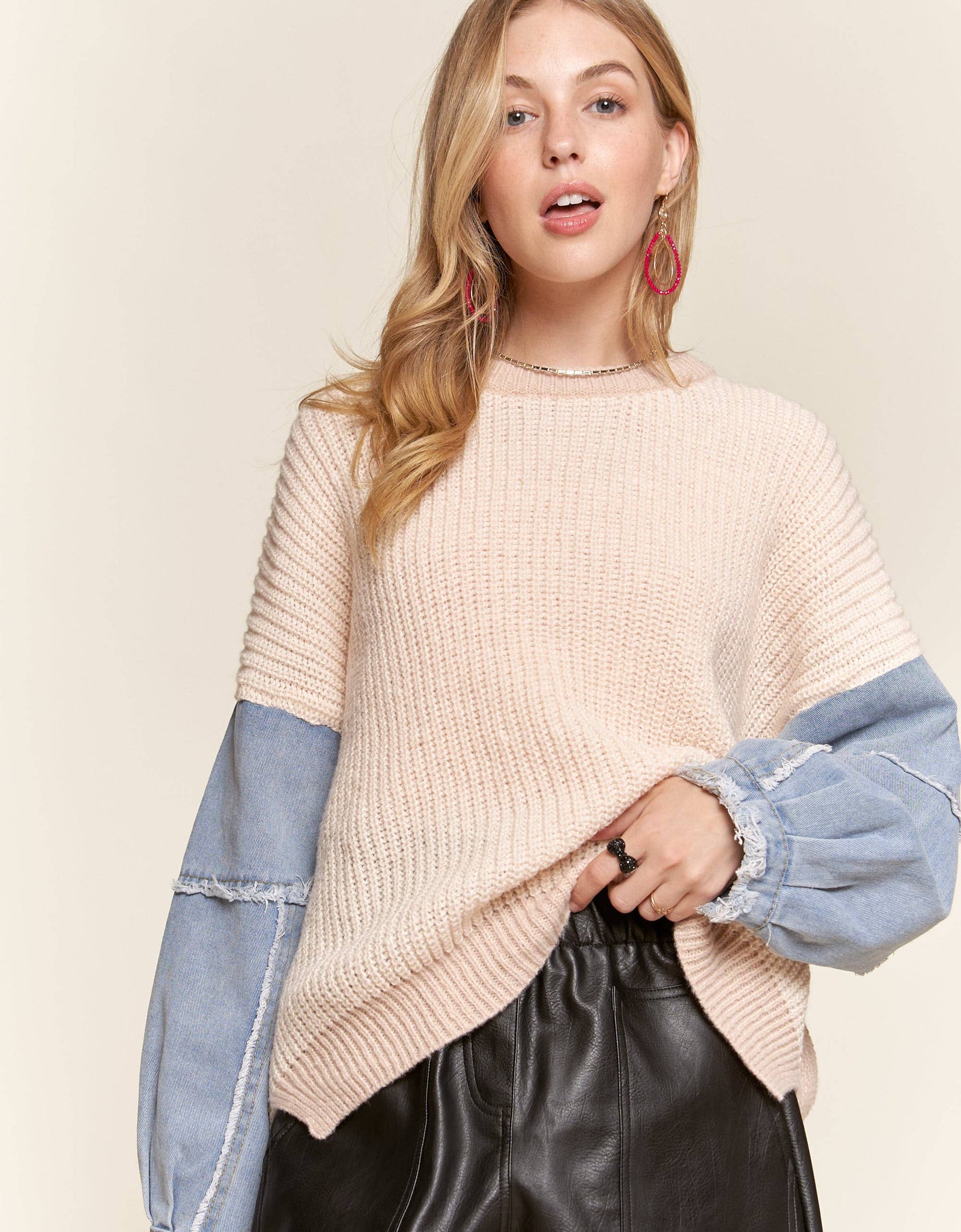 CESW3192 - FRAYED DENIM SLEEVE SWEATER TOP