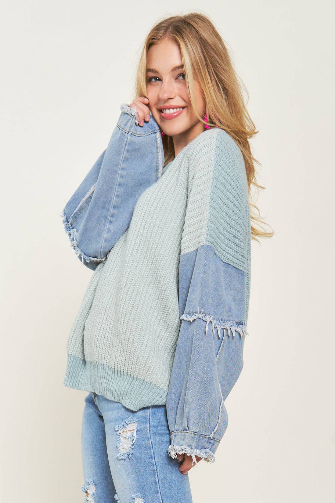 CESW3192 - FRAYED DENIM SLEEVE SWEATER TOP