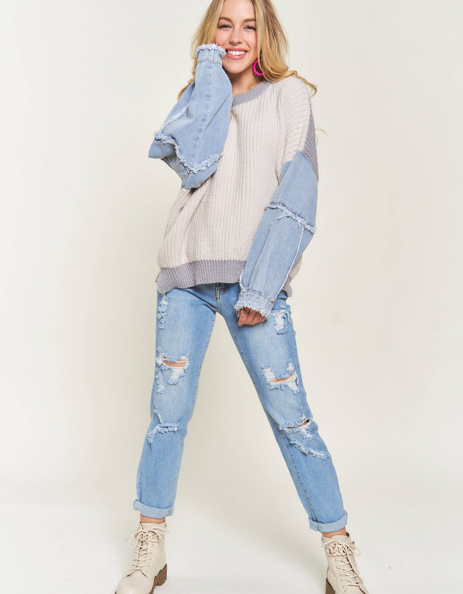 CESW3192 - FRAYED DENIM SLEEVE SWEATER TOP